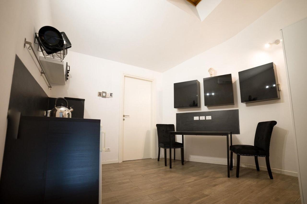 ᗰiki Hoᑌտᗴ Apartment Firenze Bagian luar foto